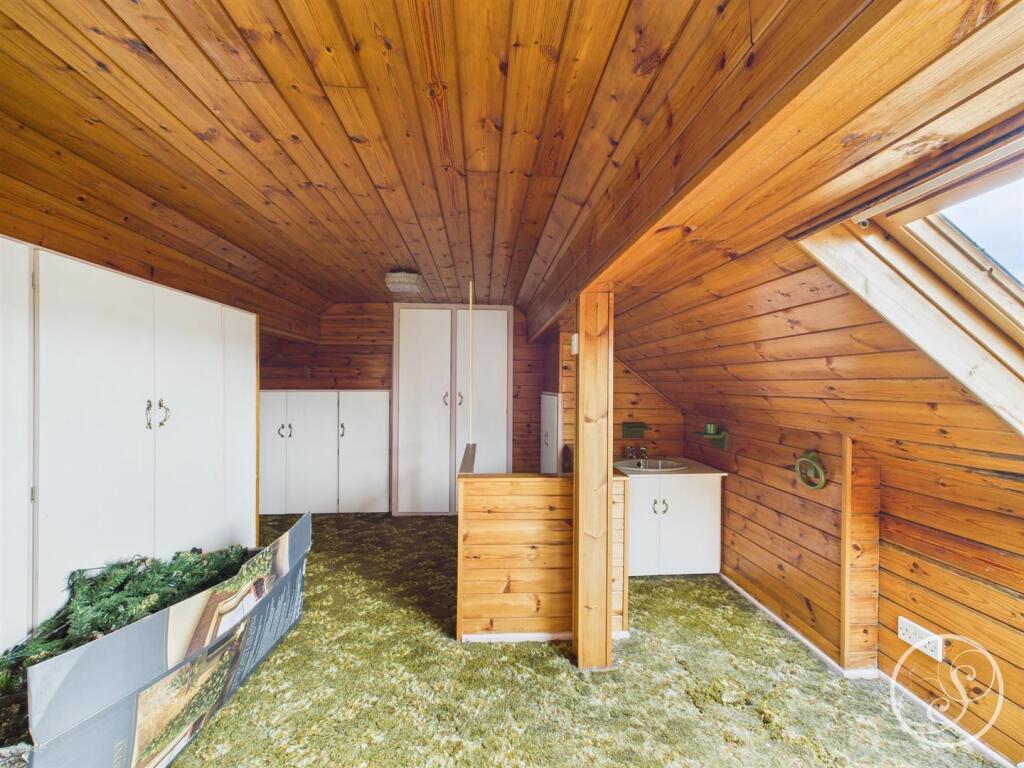 USABLE LOFT SPACE