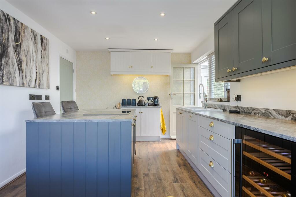 Open plan kitchen diner