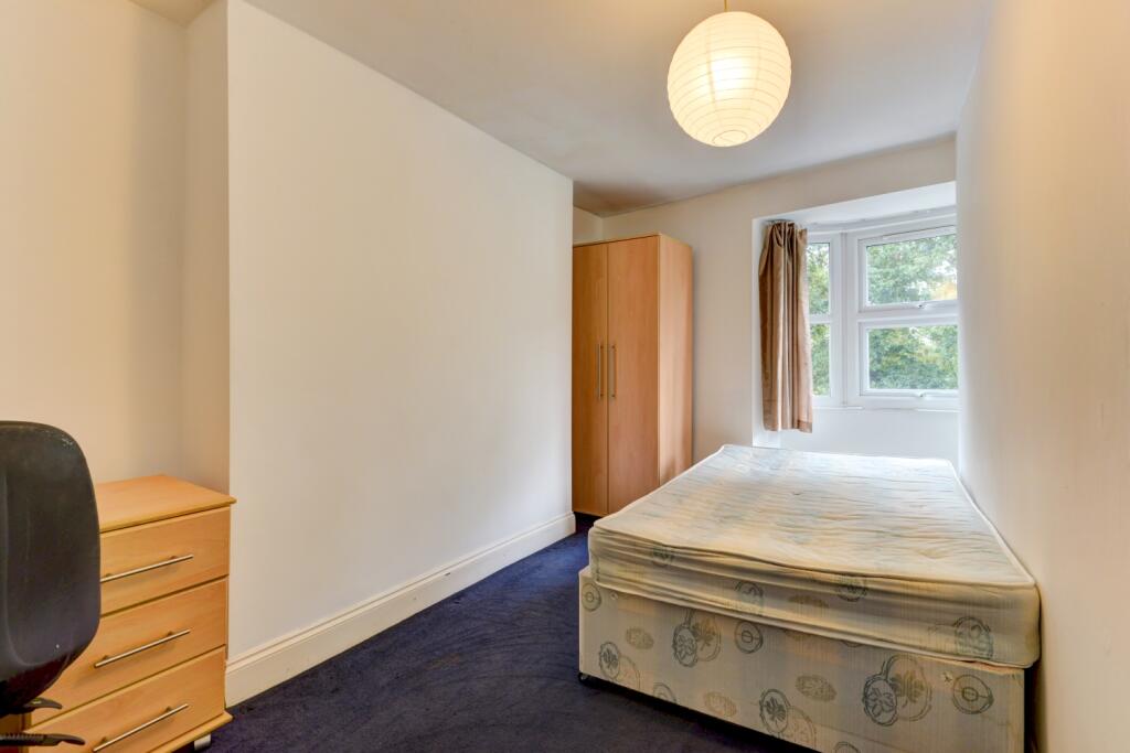 19 Ditchling Road Bedroom 9