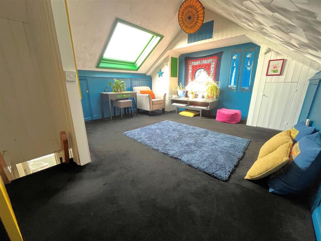 Loft Room.jpg