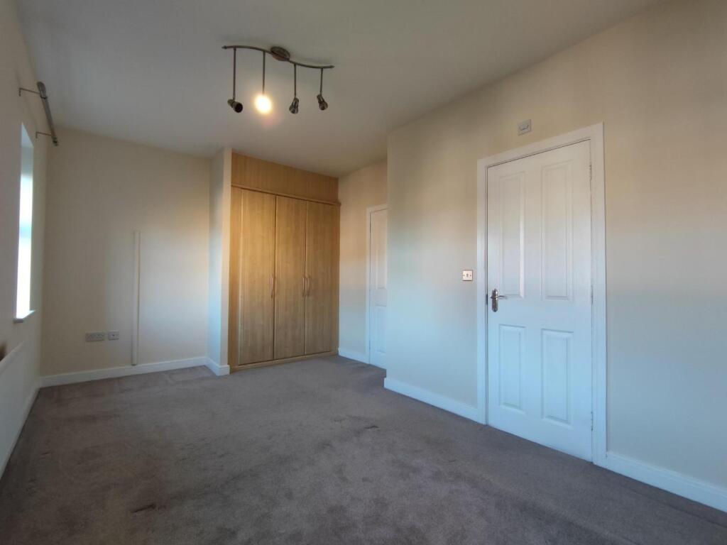 Main Bedroom Aspect 2