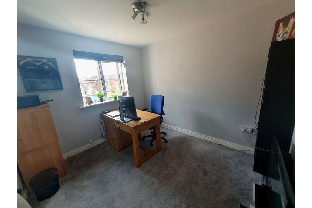 Bedroom Five / Study