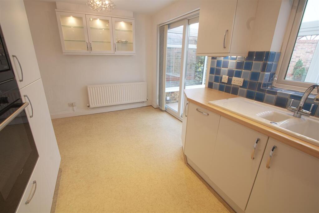 KITCHEN1.jpg