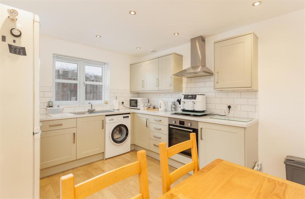 Kitchen 1-1