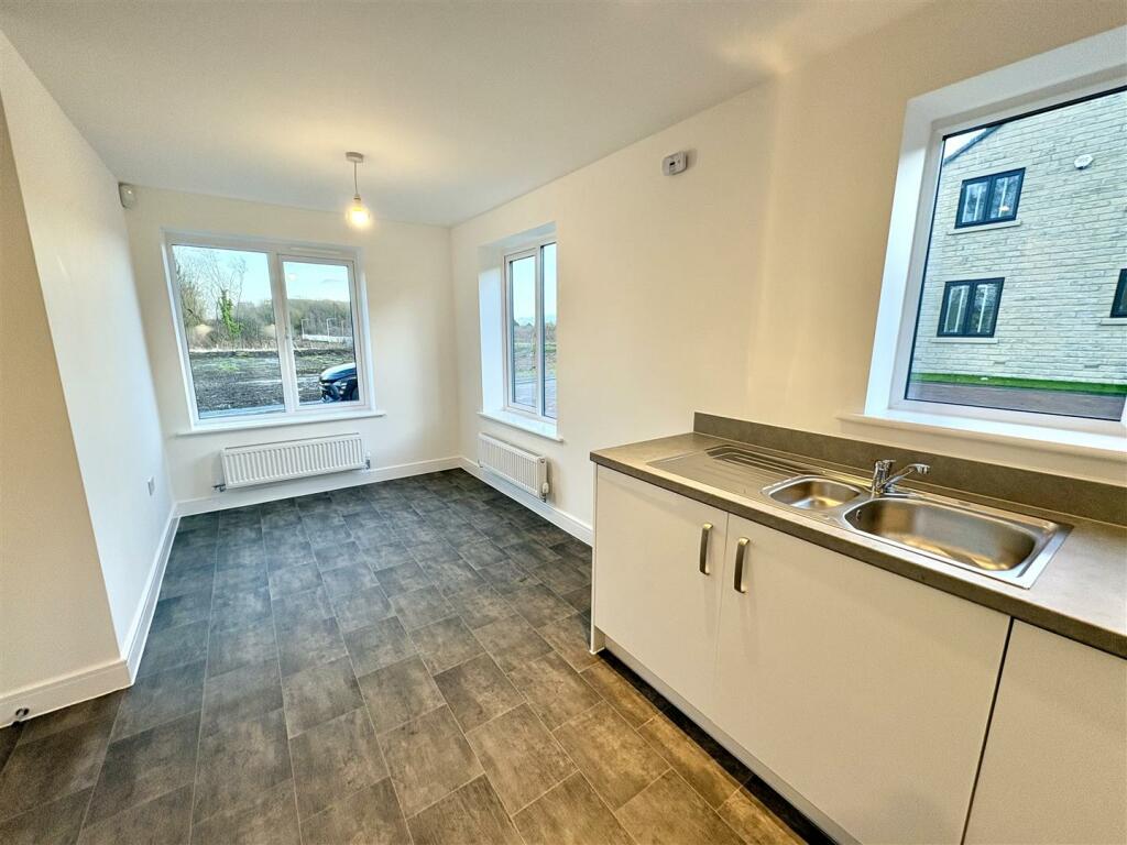 Bramleys Estate Agents - Stonebrooke Gardens - Ell