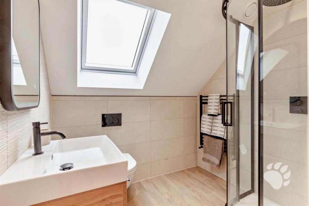 Bedroom Four En Suite