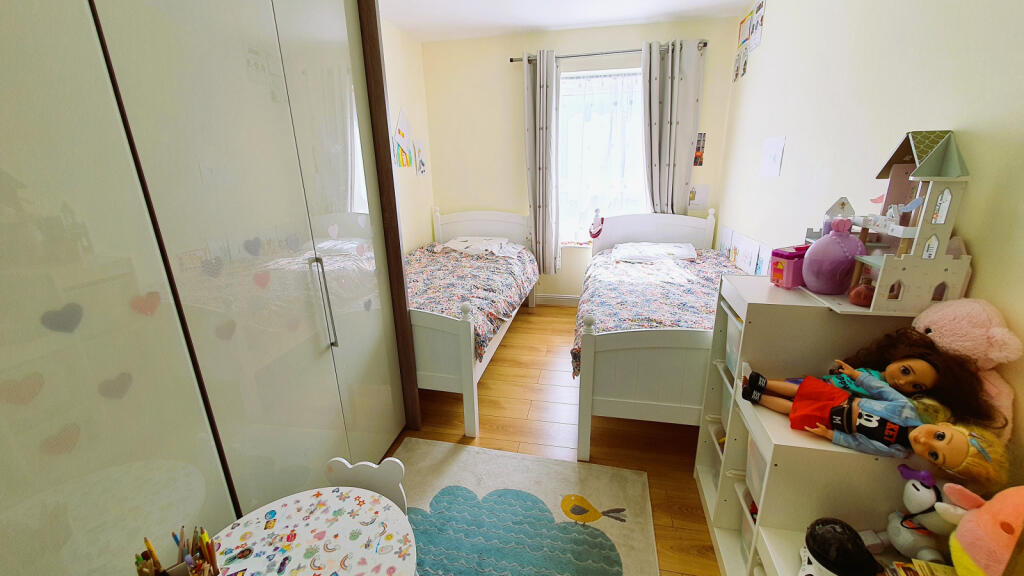 BEDROOM 2