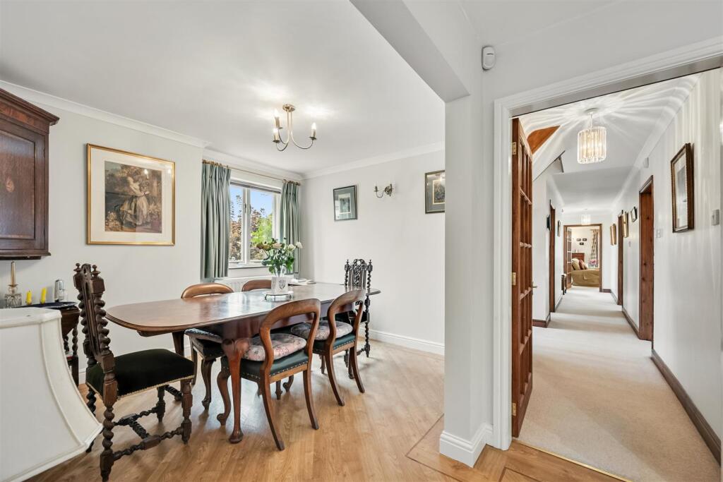 Saxton Mee 6 Woodside Drive021.jpg