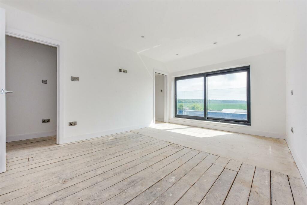 Master Bedroom.jpg