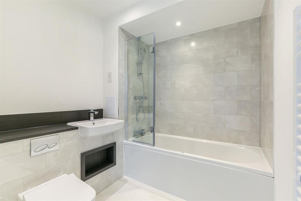 Bathroom.jpeg