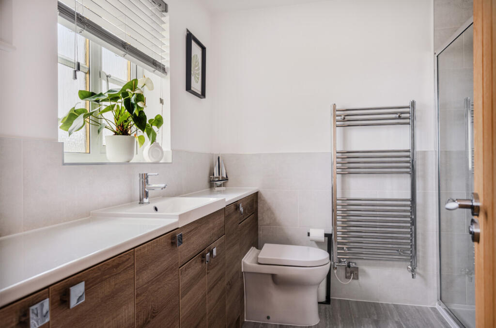 1302998-12-68402c...