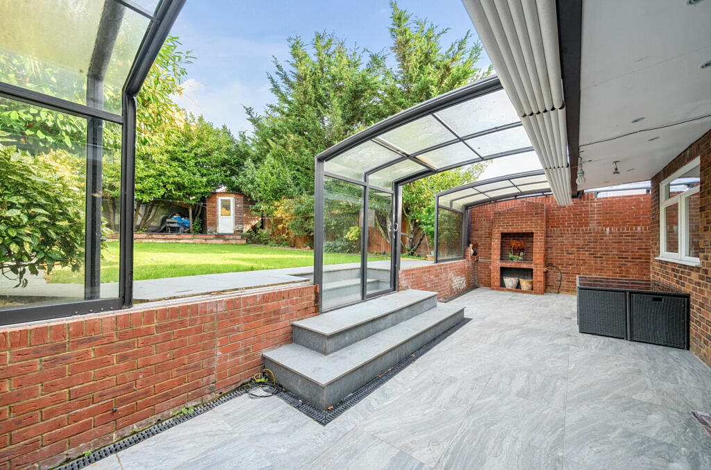 1374418-21-690464...