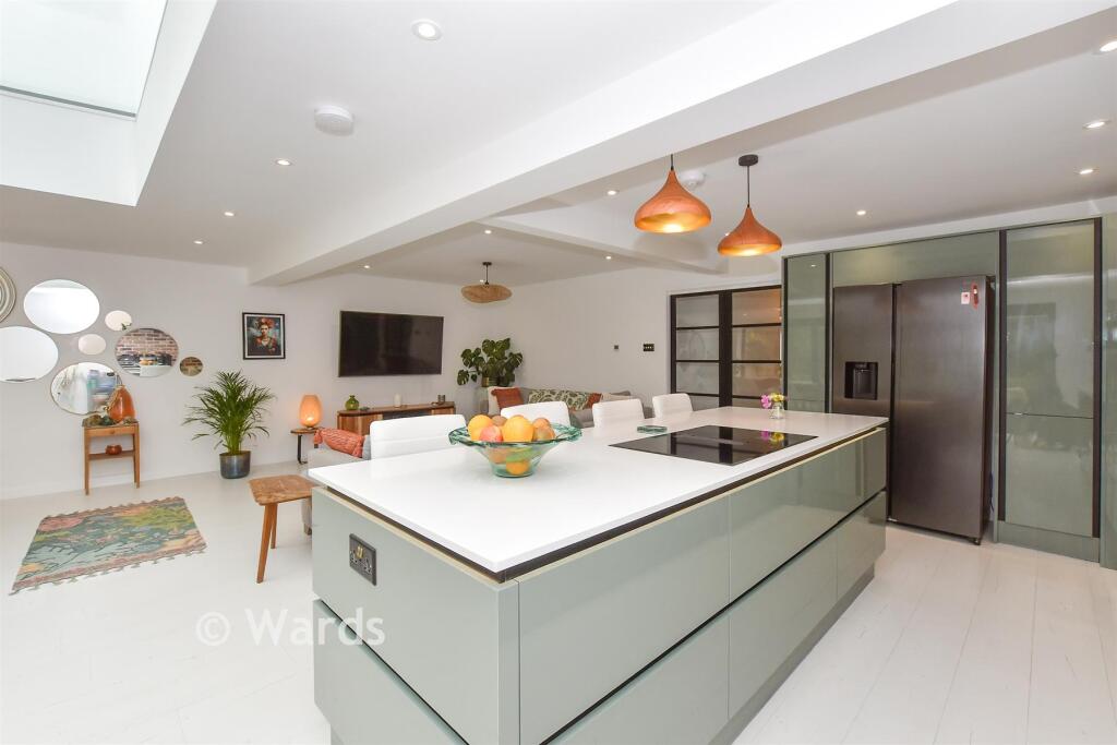 Lounge/Dining Area/Kitchen