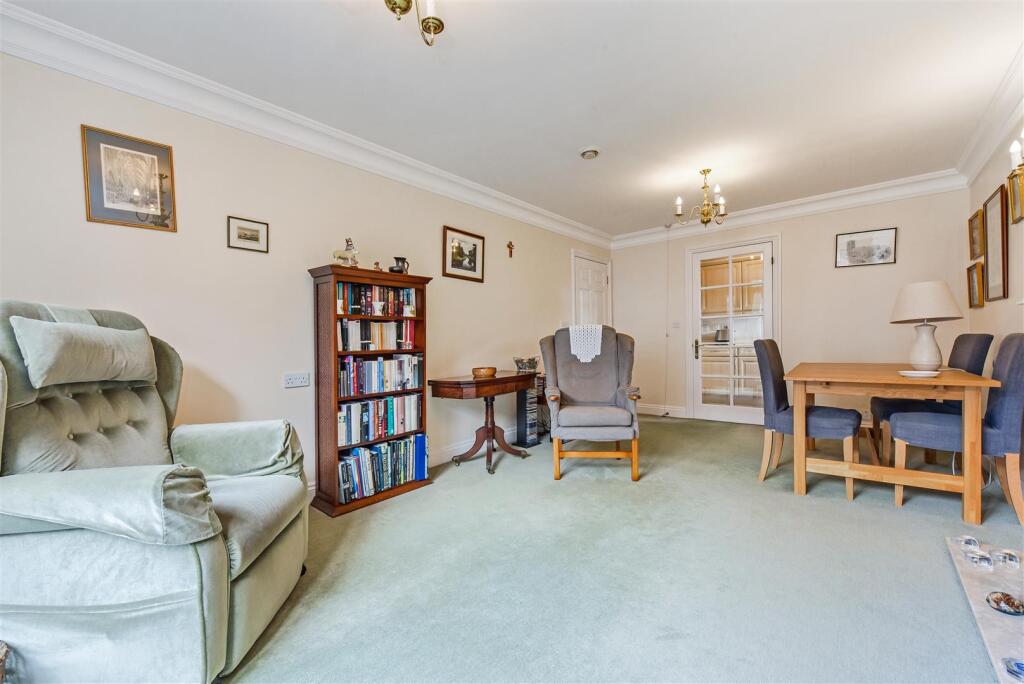 Deanery Close, Chichester