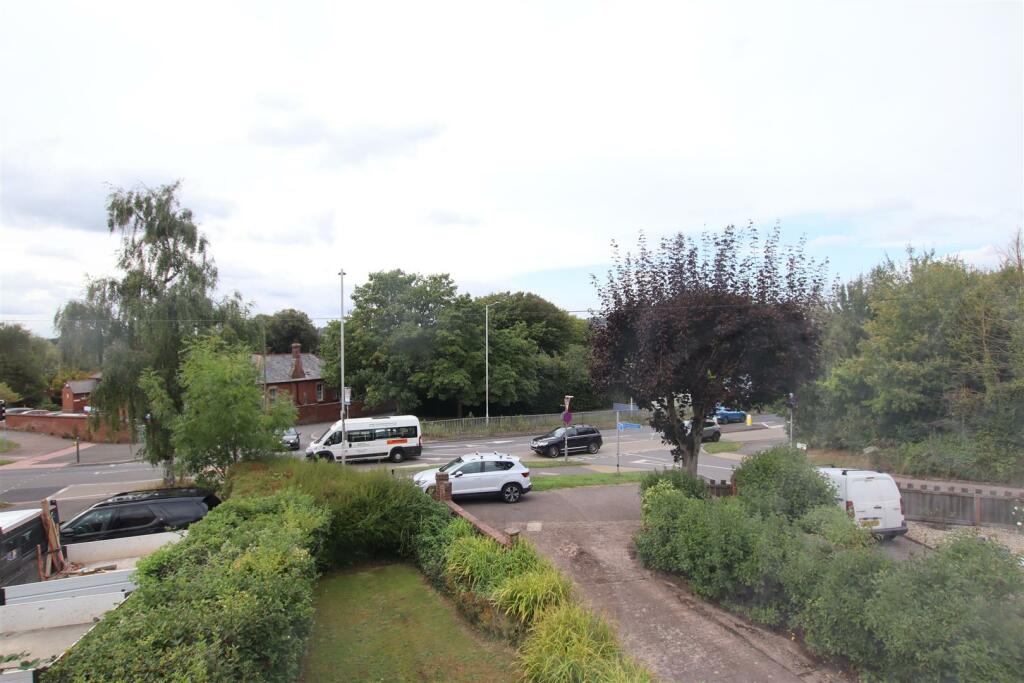 Outlook to Front.JPG