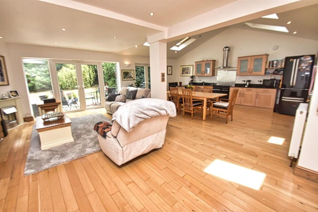 livingkitchen 7.jpg