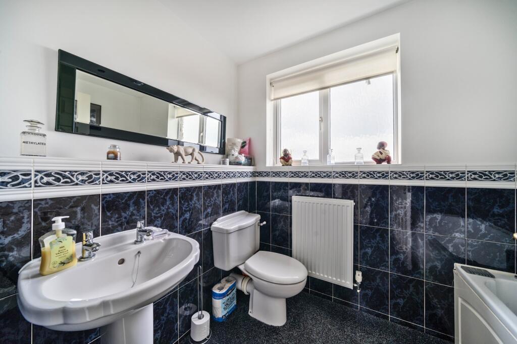 17 Family Bath