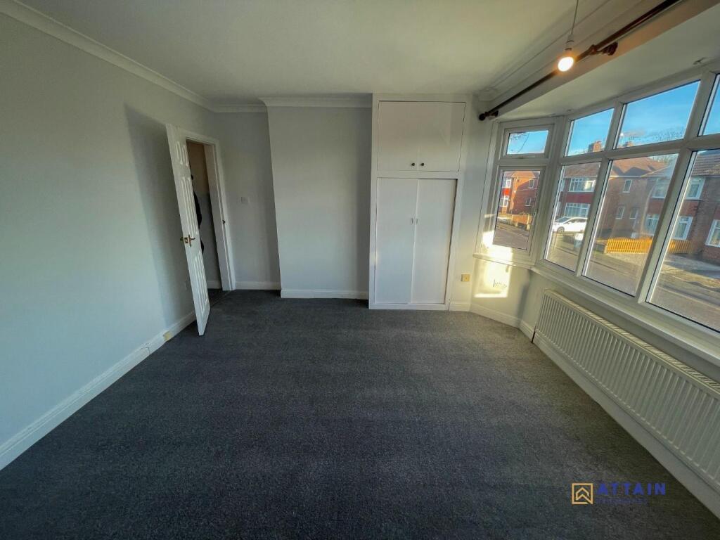 Bedroom 1 Flip.jpg