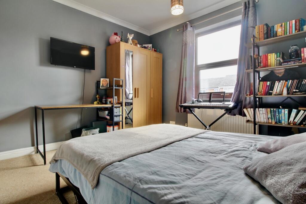 Bedroom 2 - reverse view