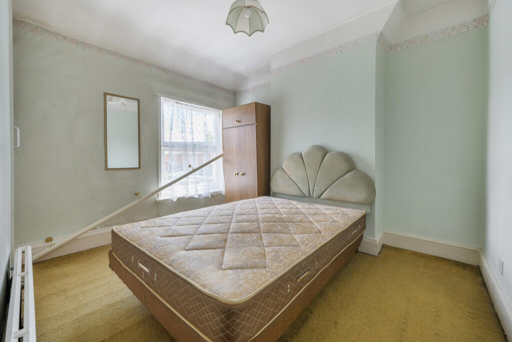 1320528-5-686e504...