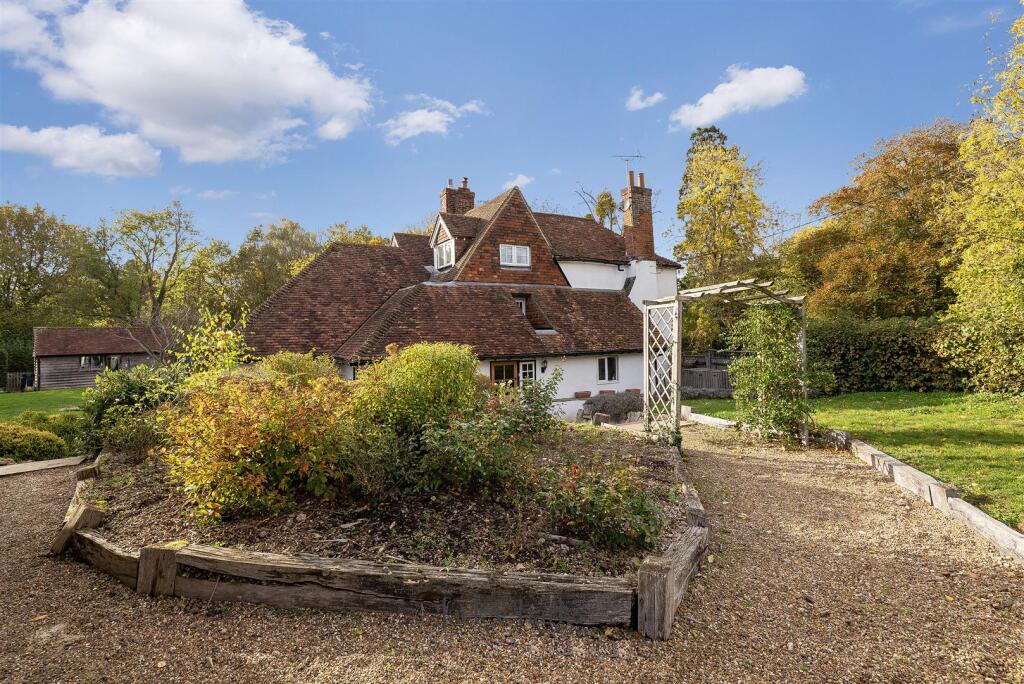 The Artichoke, Park Rd, TN11 9SR 004.jpg