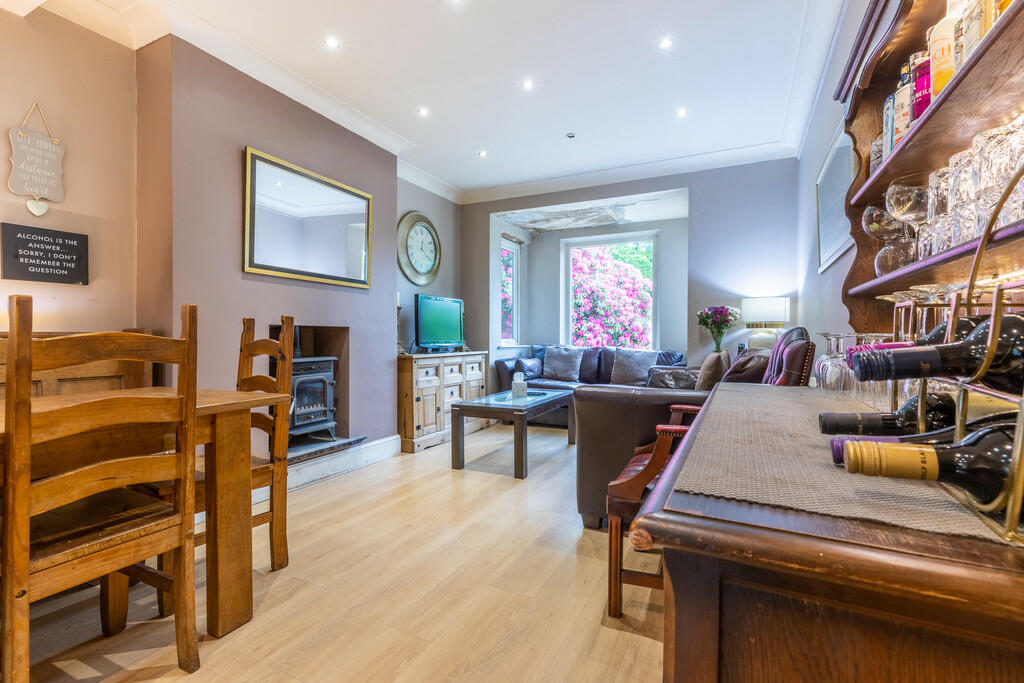 Dining/Family Roo...