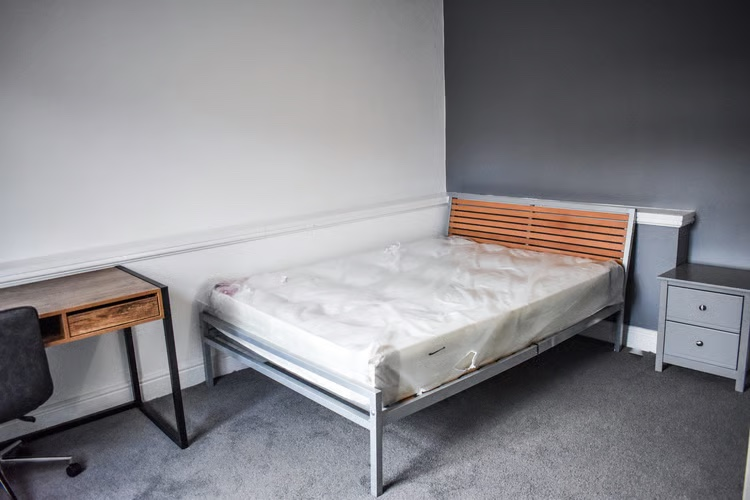 57 Richmond - bedroom11.png