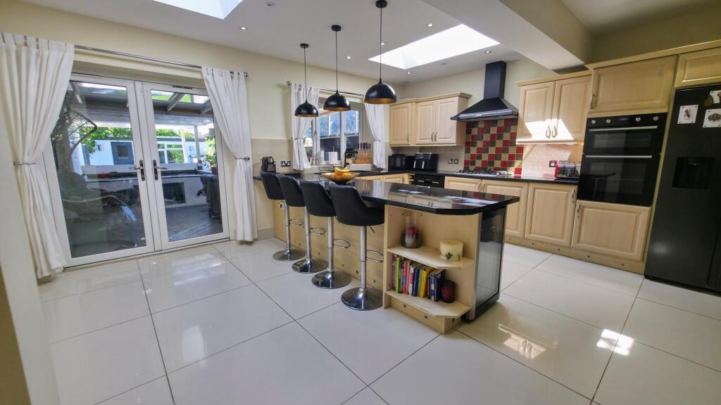 Kitchen diner