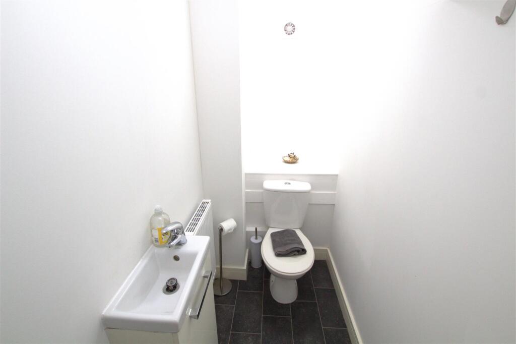 DOWNSTAIRS W.C.jpg