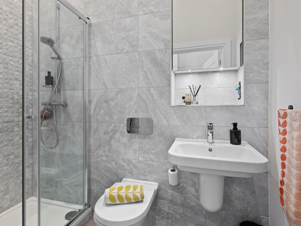 Ensuite two
