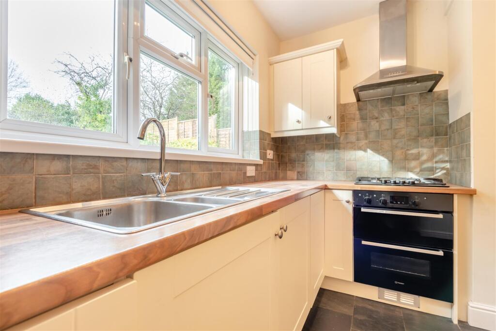 8584604-interior08.jpg