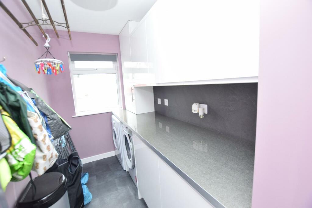 UTILITY ROOM.JPG