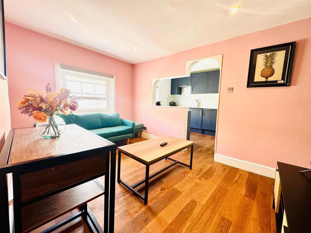 WhatsApp Image 2025-07-23 at 16.09.34_912af690.jpg