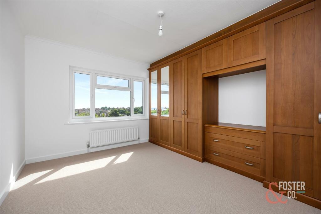 Sandringham Close_5-009.jpg
