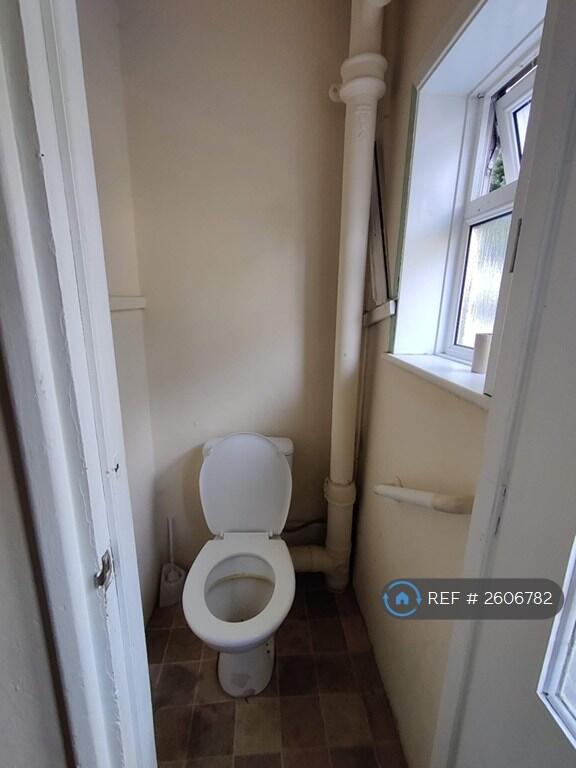 Downstairs (Toilet)