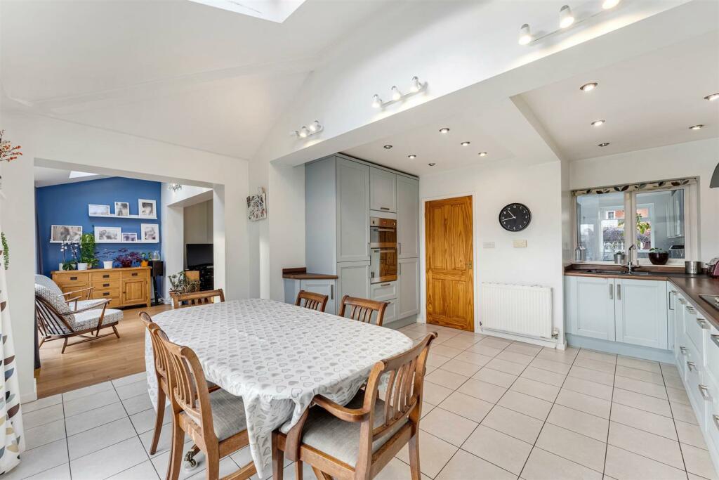 Dining Kitchen Aspect 2