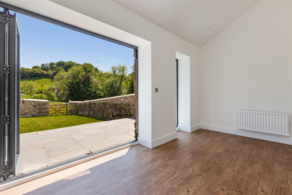 A36 - Barns @ Higher Court Barns, Littlehempston -