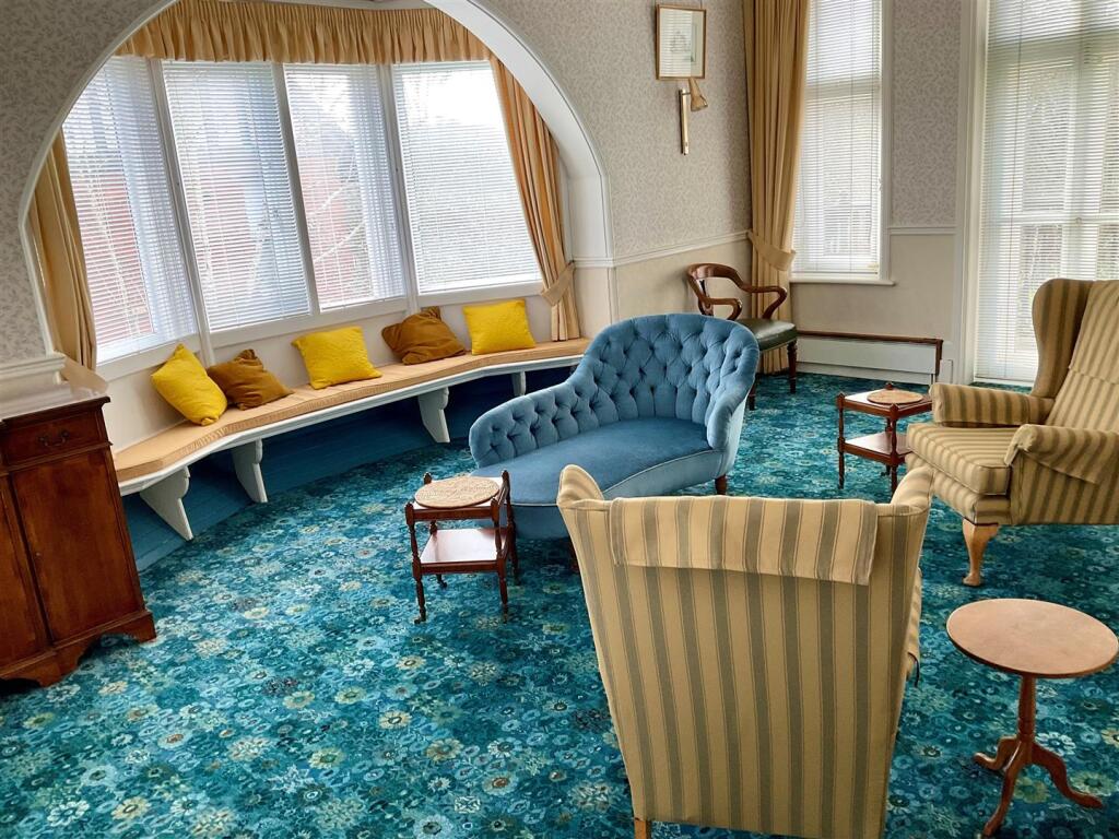 Drawing Room pic1.jpg