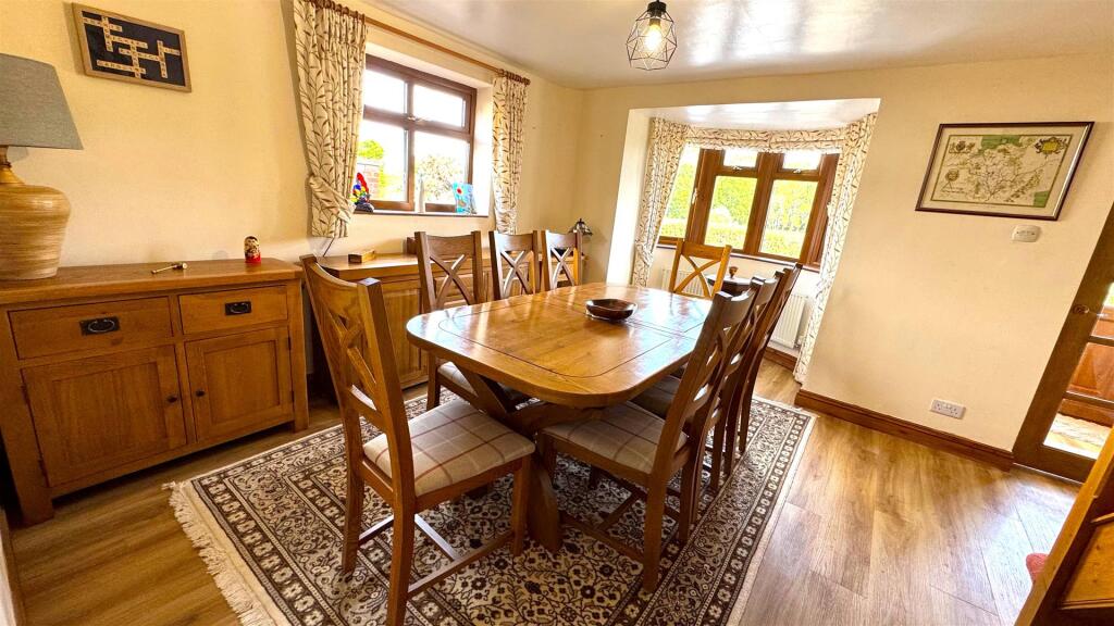 Dining Roomm (4).jpg