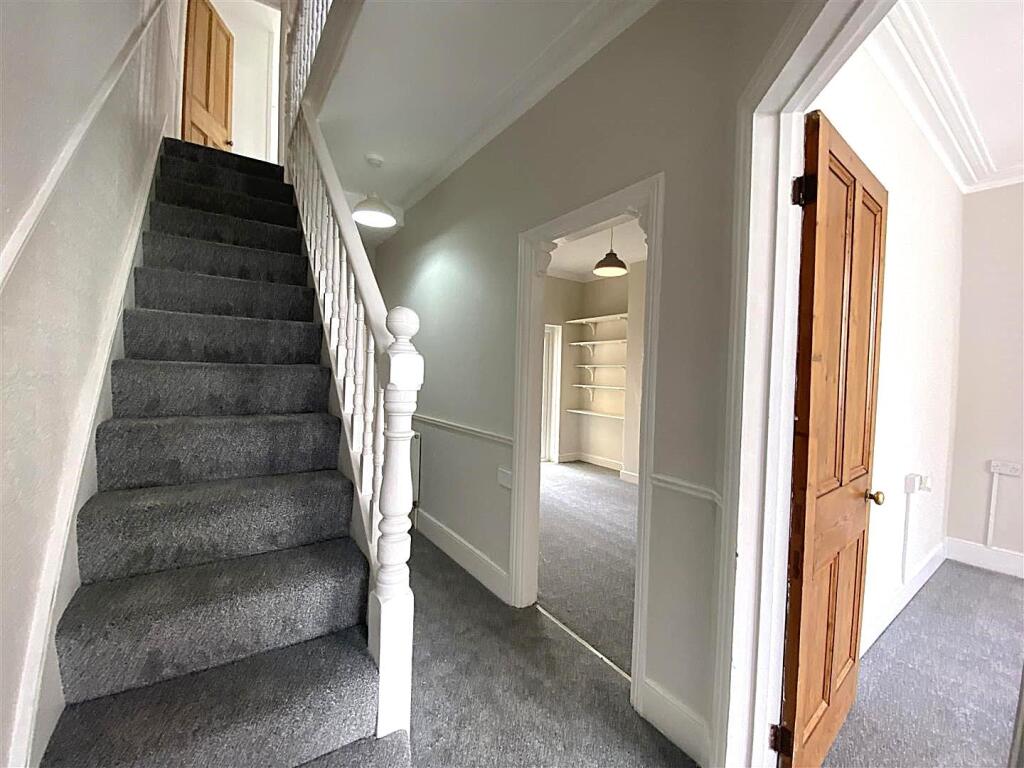 HALLWAY.jpg