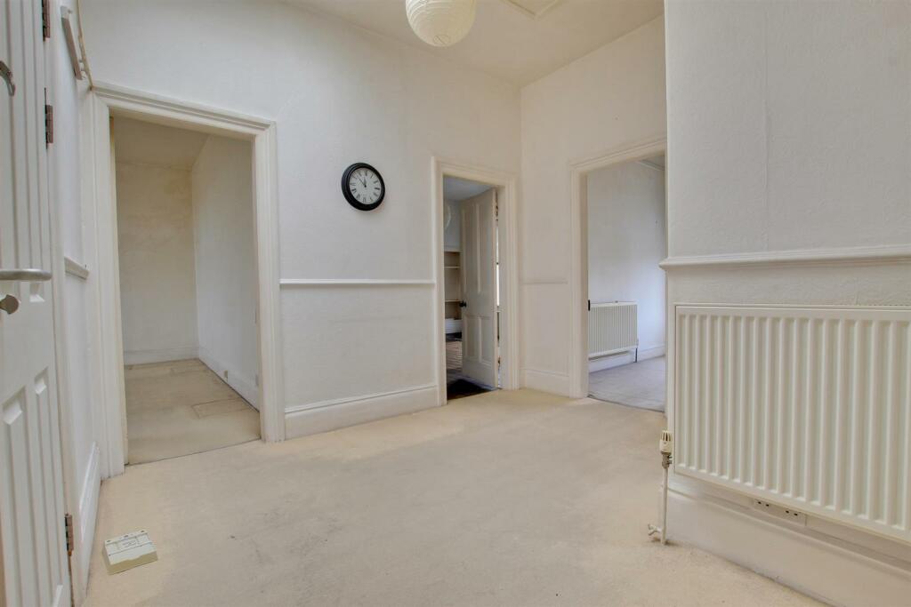 PRIVATE ENTRANCE HALL