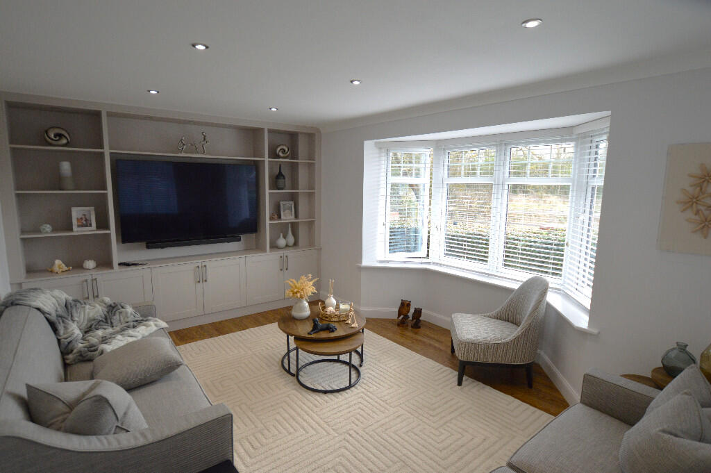 Bay Fronted Lounge