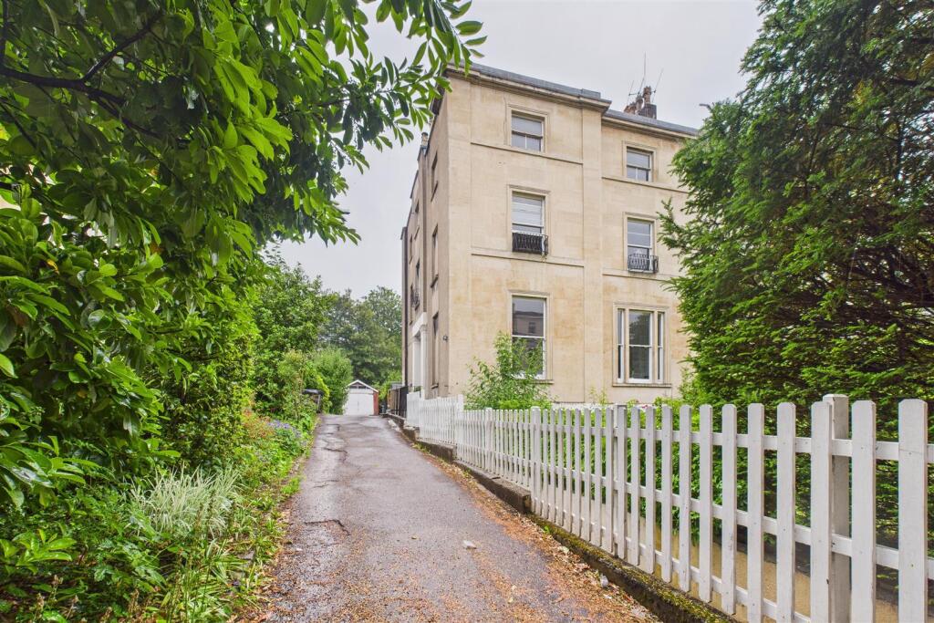 Top Floor Flat, 5 Pembroke Road Clifton, Bristol B