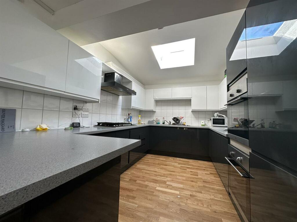 56BRN kitchen (4).jpg