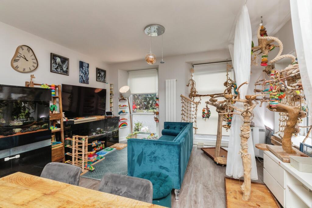 Kitchen/Living Area