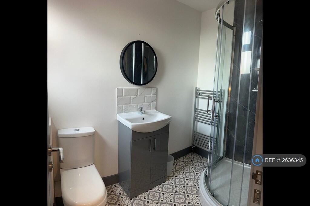 Bedroom 7 - En-Suite