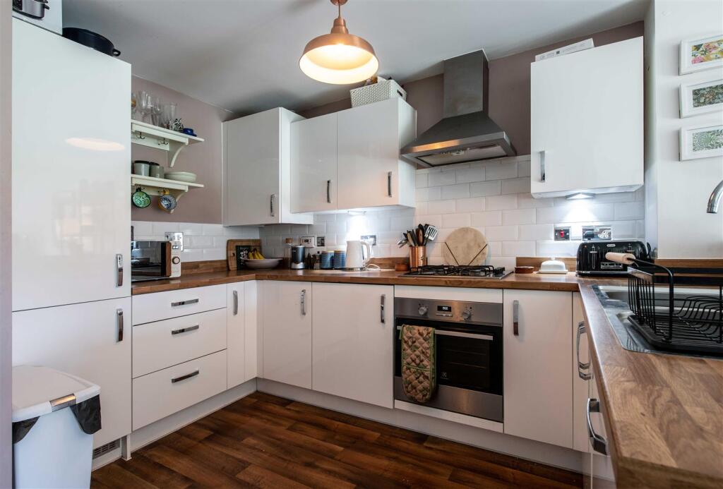 6 greenage rd-low-25.jpg