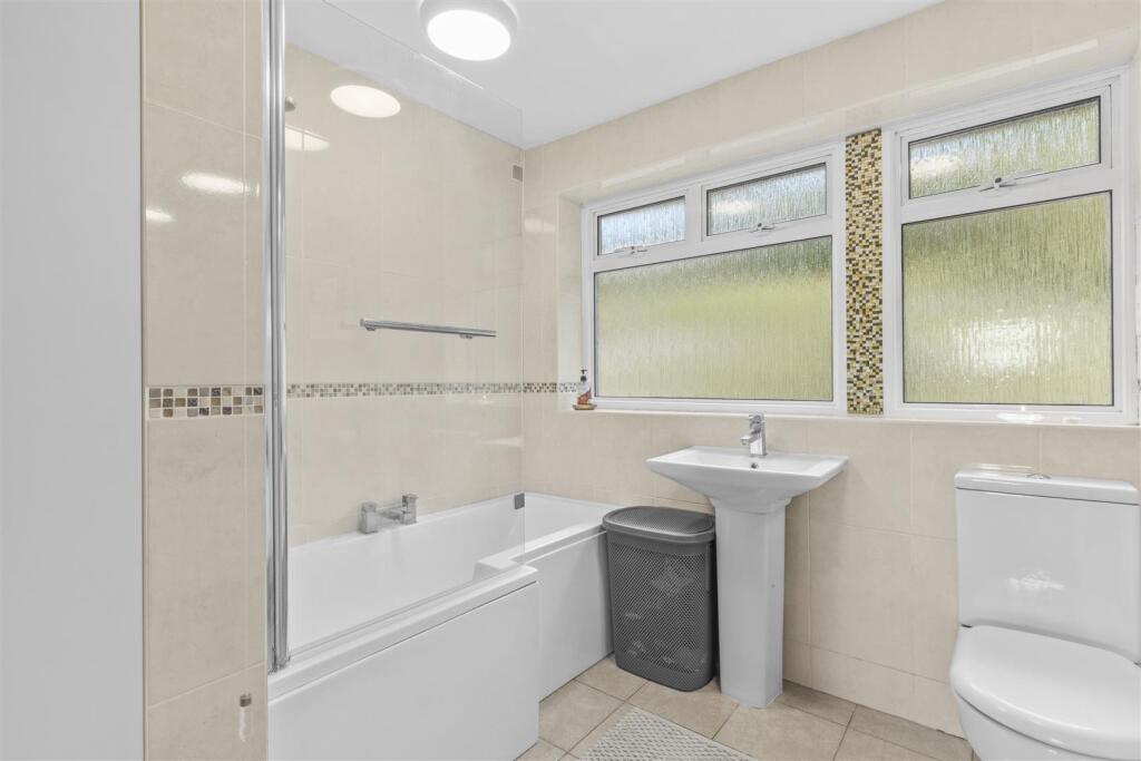 10 Merrydown, HP13 5NQ-4.jpg