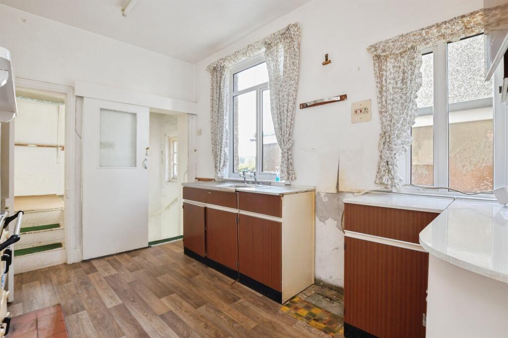 Lander Room