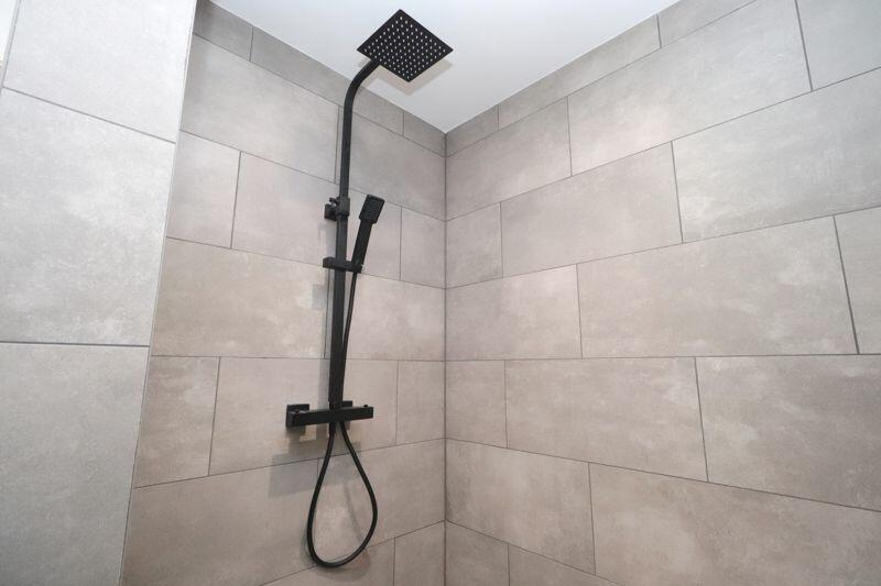 Family Bathroom (First Floor) 